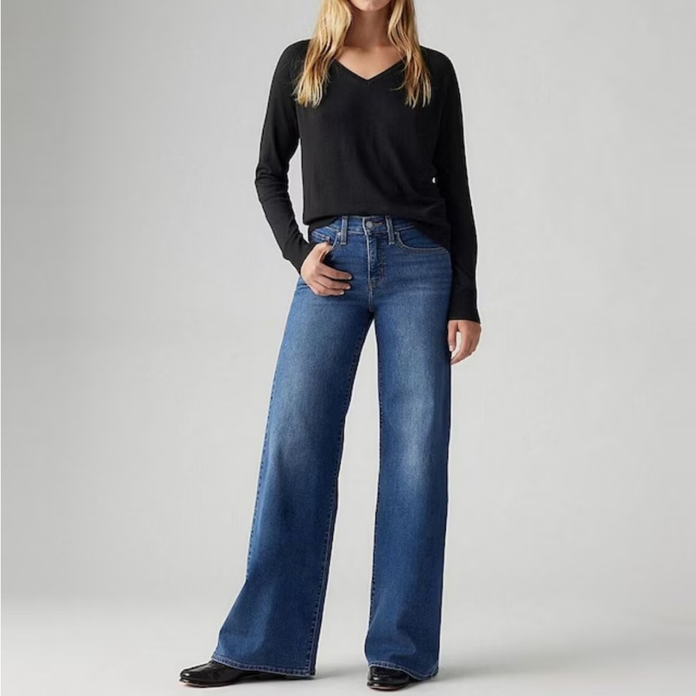 Levi's Women's Wide Leg Flare Jeans in Blue